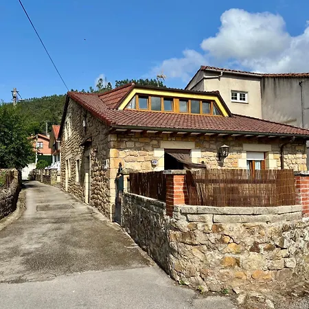 El Refugio De Corrales بيت للعطل